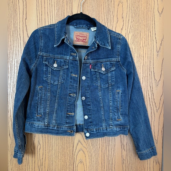 Levi's Jackets & Blazers - Levi's Women's Trucker Denim Jacket medium wash.